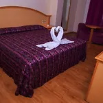 Hotel Revolucion