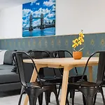 VH Spacious 4 BR Best LOCATION 206