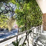 Comfy Apartment With Private Balcony & Natural Light - Xola