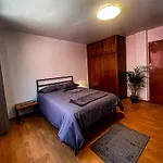 Central & Cozy Studio With Rooftop View 1