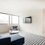 Modern 2Br In Roma - Sleeps 6- Parking- Fast Wifi