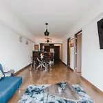 C602 - 2Br - 2Bth