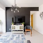 B109 - 2Br - 2Bth