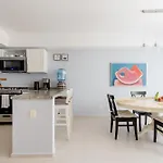 B109 - 2Br - 2Bth