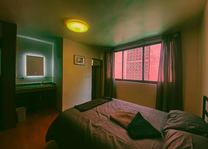 Central & Cozy Studio With Rooftop View 1