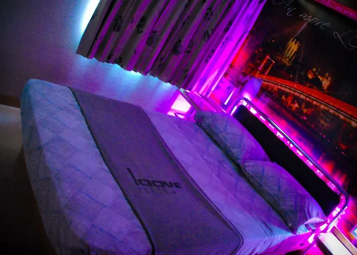 Loove Hotel (Adults Only)