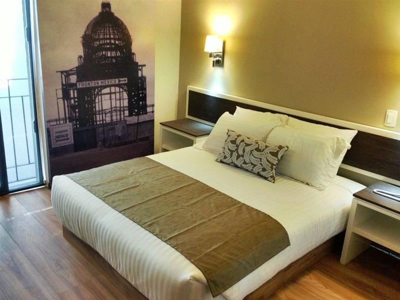 Plaza Revolucion Hotel Mexico City