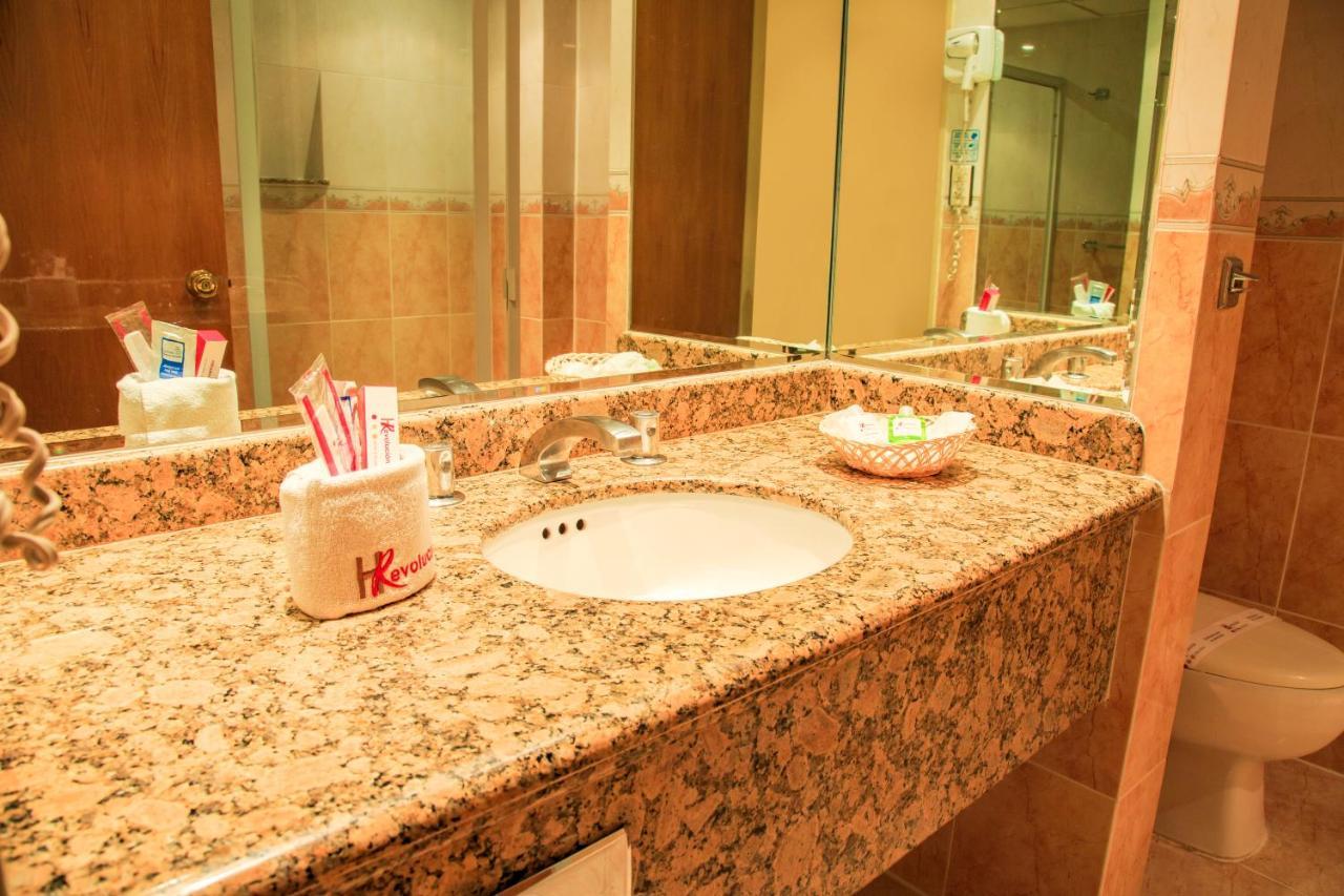Hotel Revolucion *