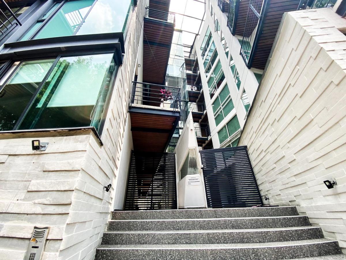 Exclusive In The Heart Of City. Apartment *