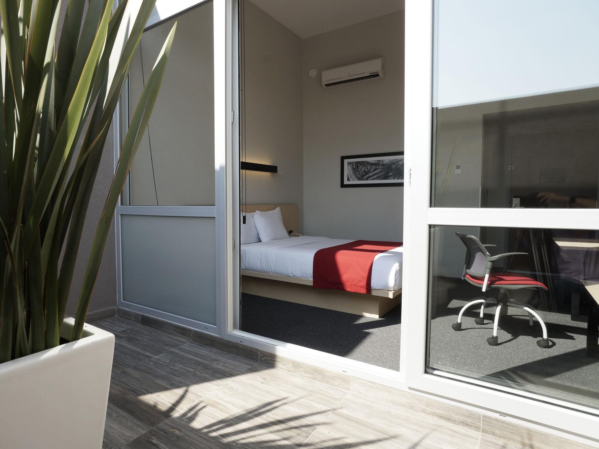 Express By Marriott Ciudad De Patio Universidad Hotel 4*