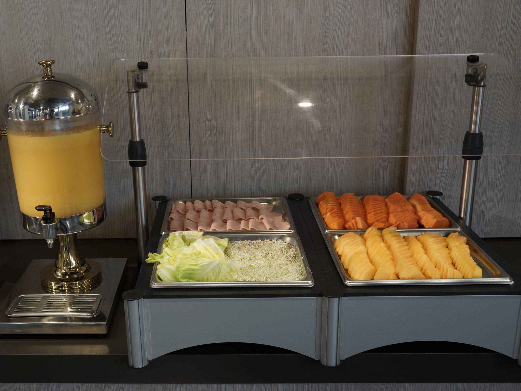 Hotel Express By Marriott Ciudad De Patio Universidad 4*