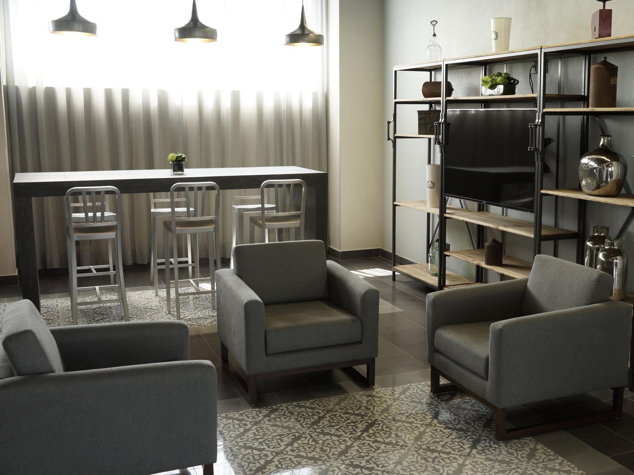 Hotel Express By Marriott Ciudad De Patio Universidad 4*