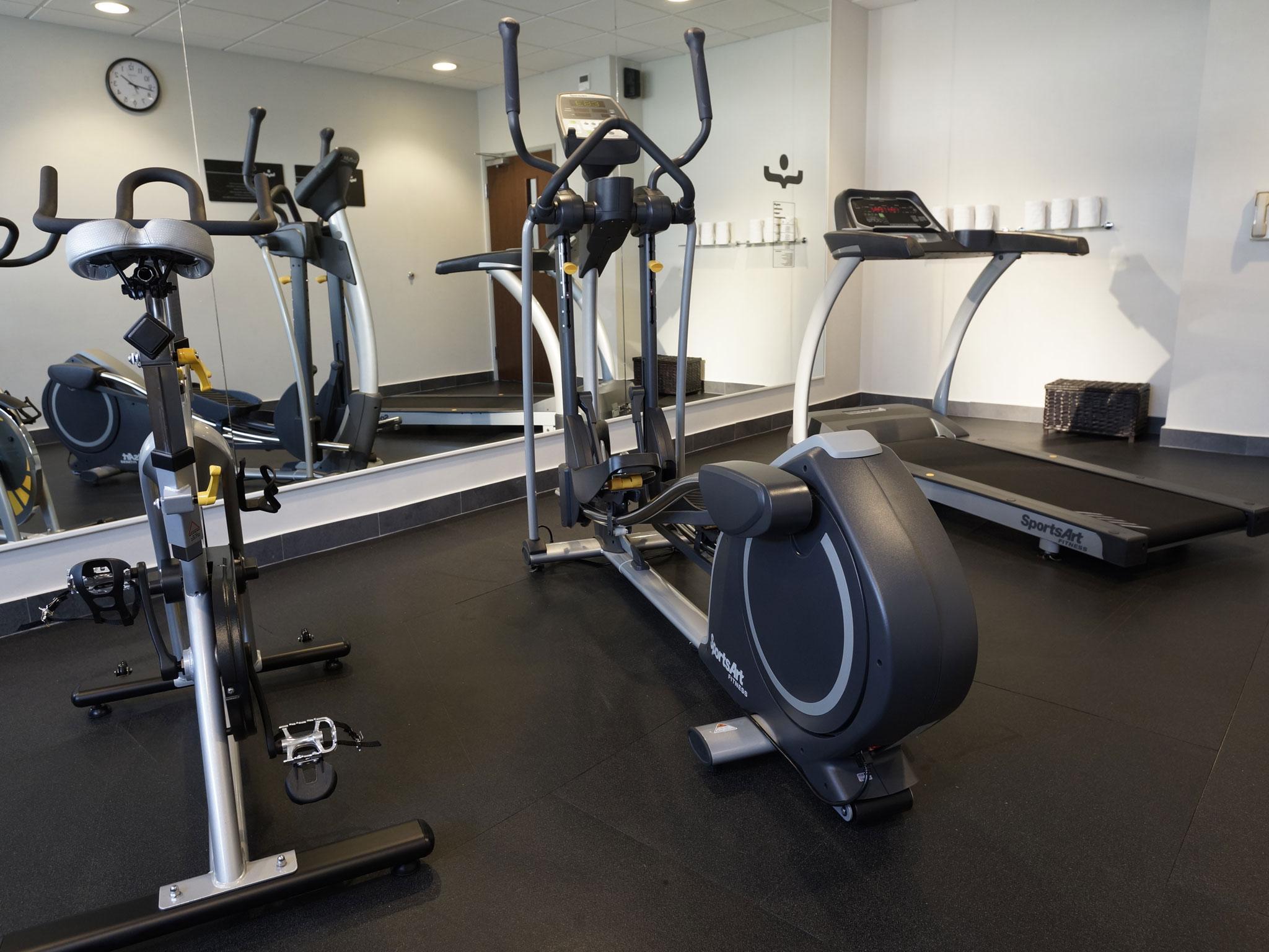 Hotel Express By Marriott Ciudad De Patio Universidad 4*