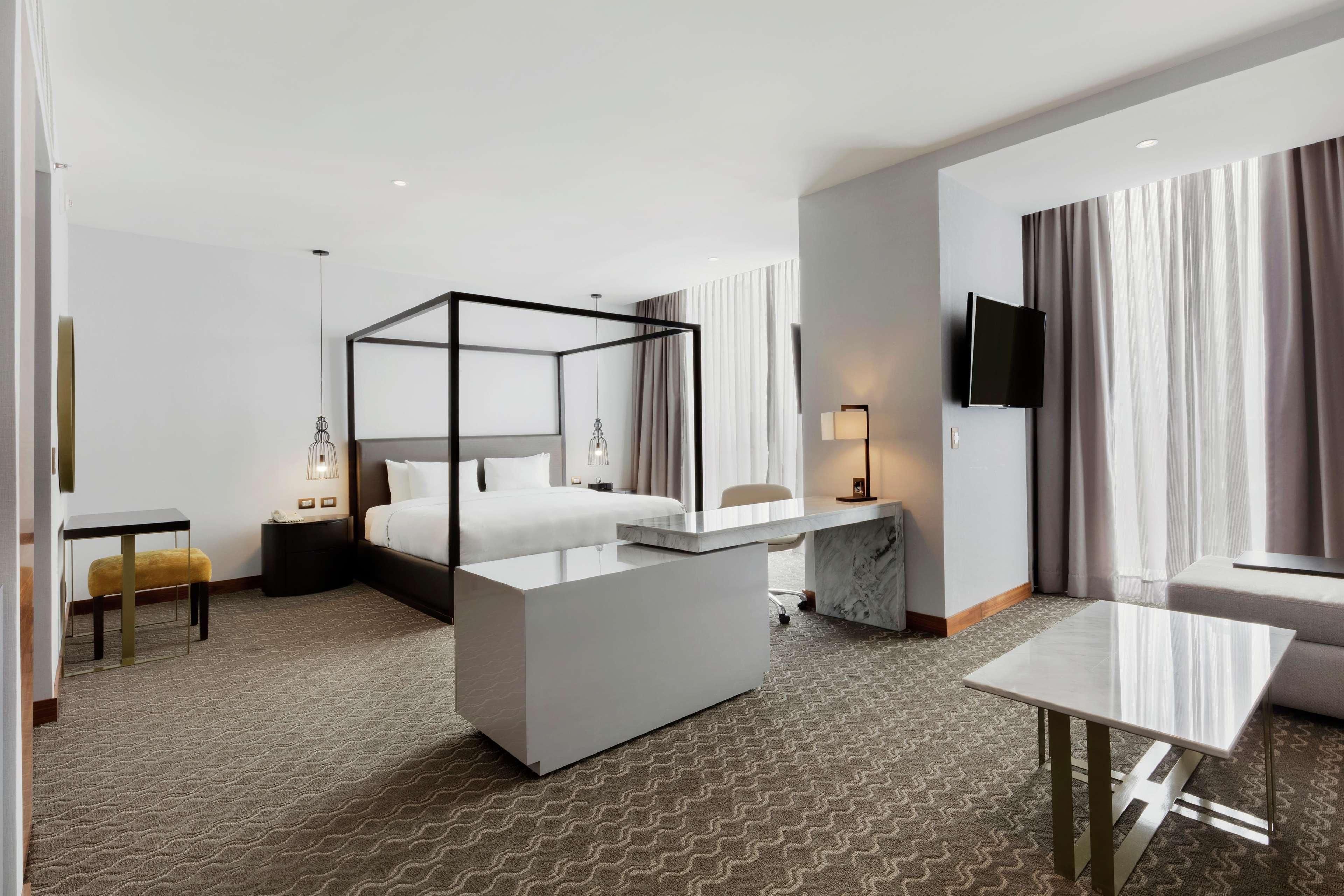 Doubletree By Hilton Santa Fe Hotel Mexico City
