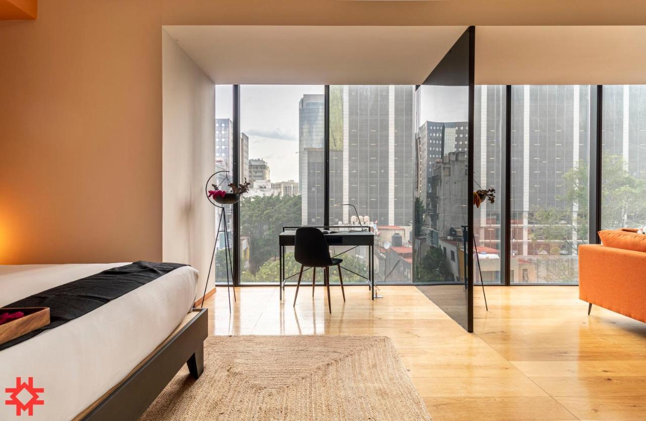 Kukun-reforma, Magenta * Mexico City