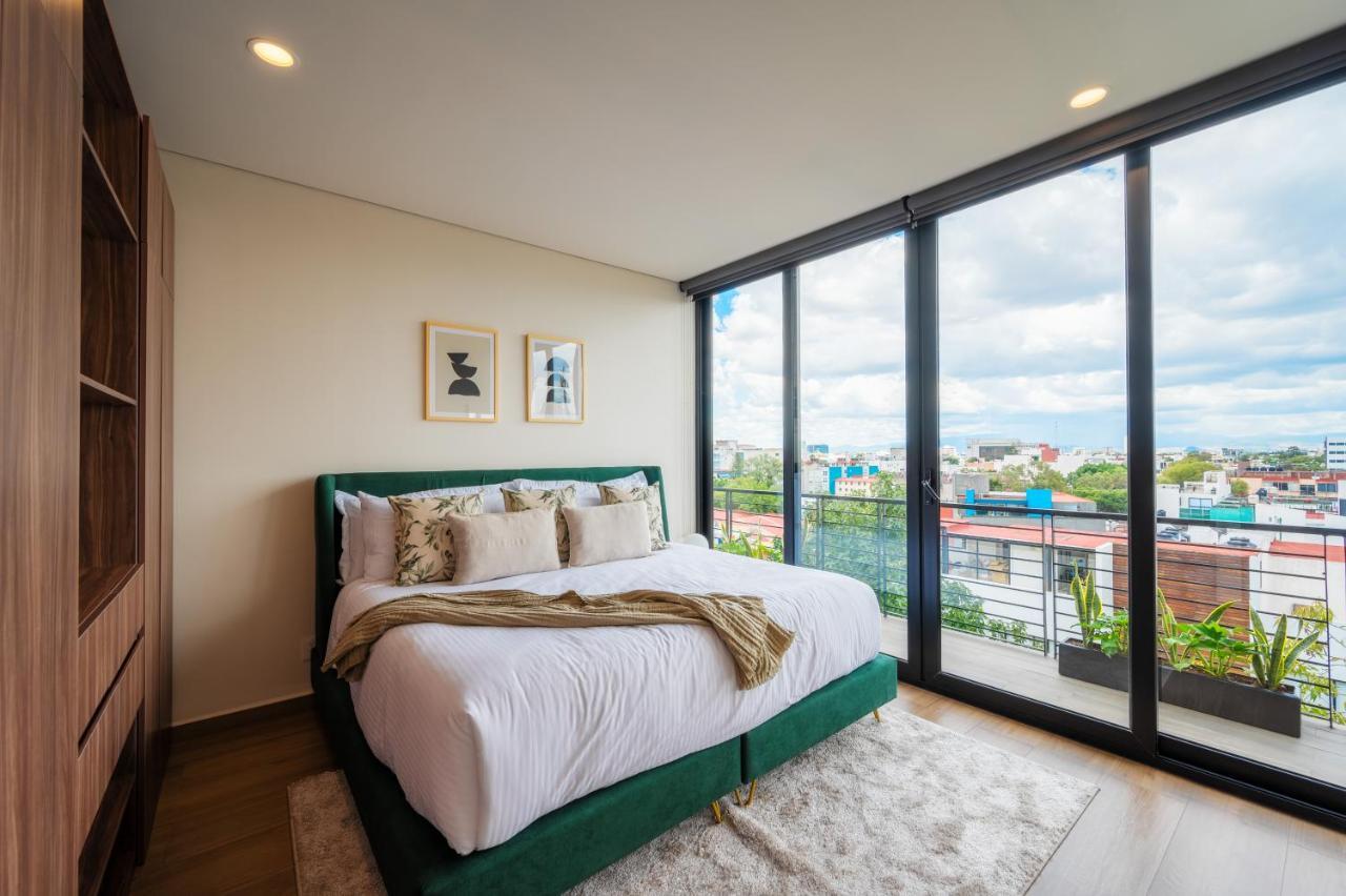 Capitalia - - Downtown Del Valle