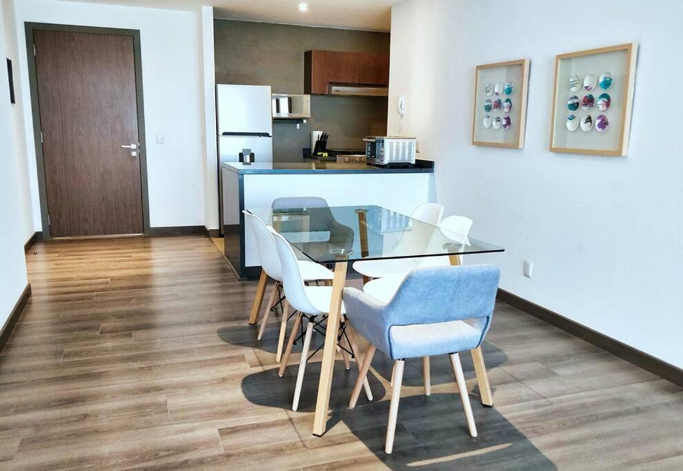 Beautiful Hi-rise, King Size, Hs Wi-fi, Pool, Gym Apartment