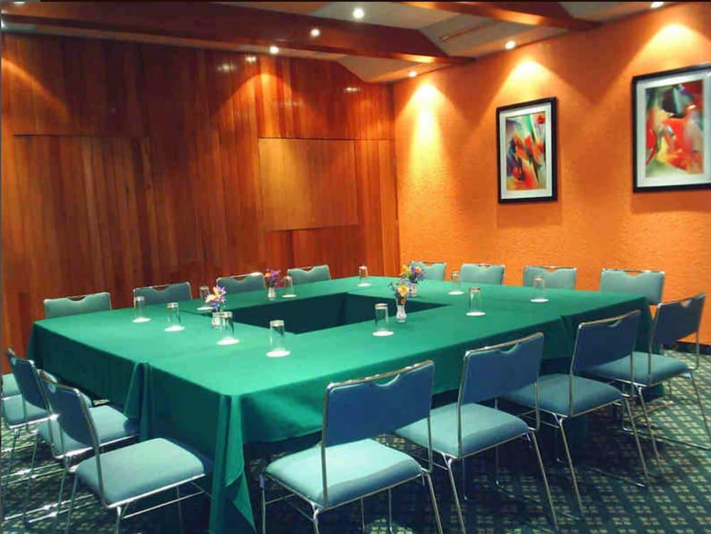 Segovia Regency Hotel México DF