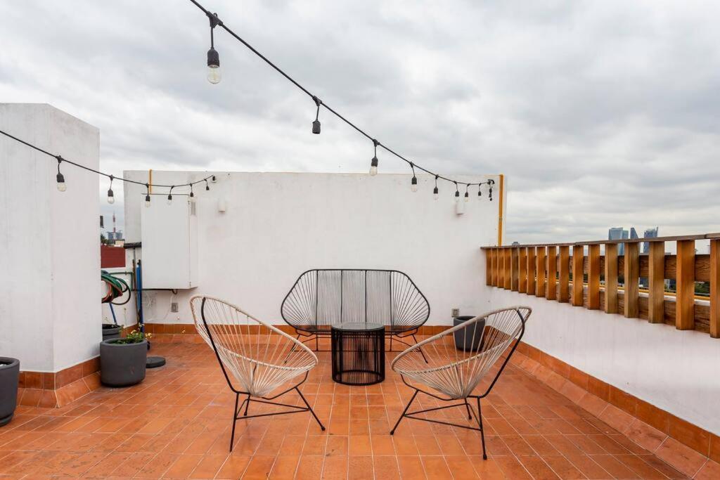 Penthouse With Private Rooftop In Apartment *