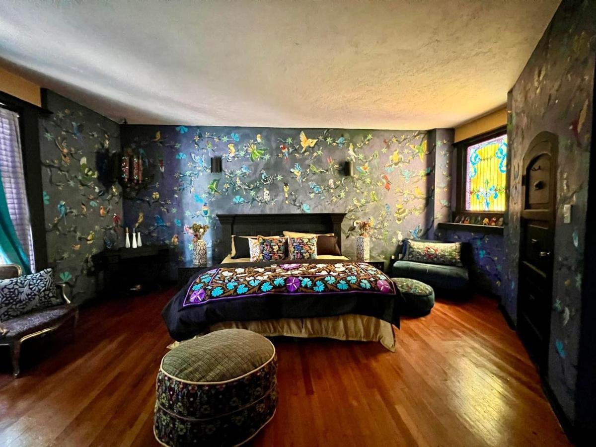 La Casa De Fleur De Lis In Historic San Angel