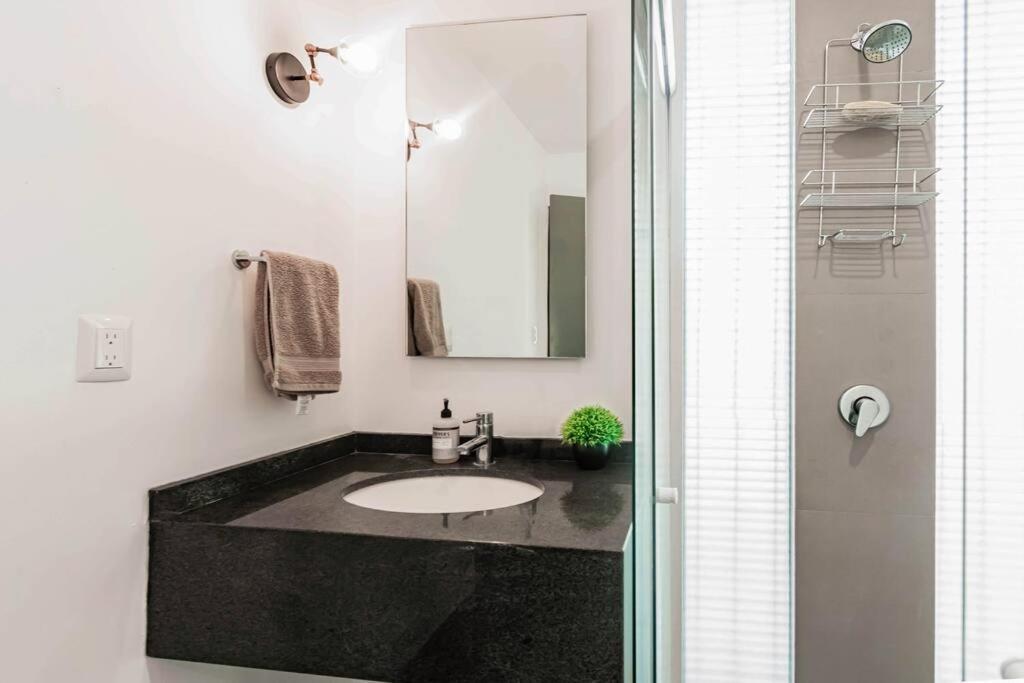 Boho Chic & Cozy With Fast Wifi 100 Mbps Apartment *
