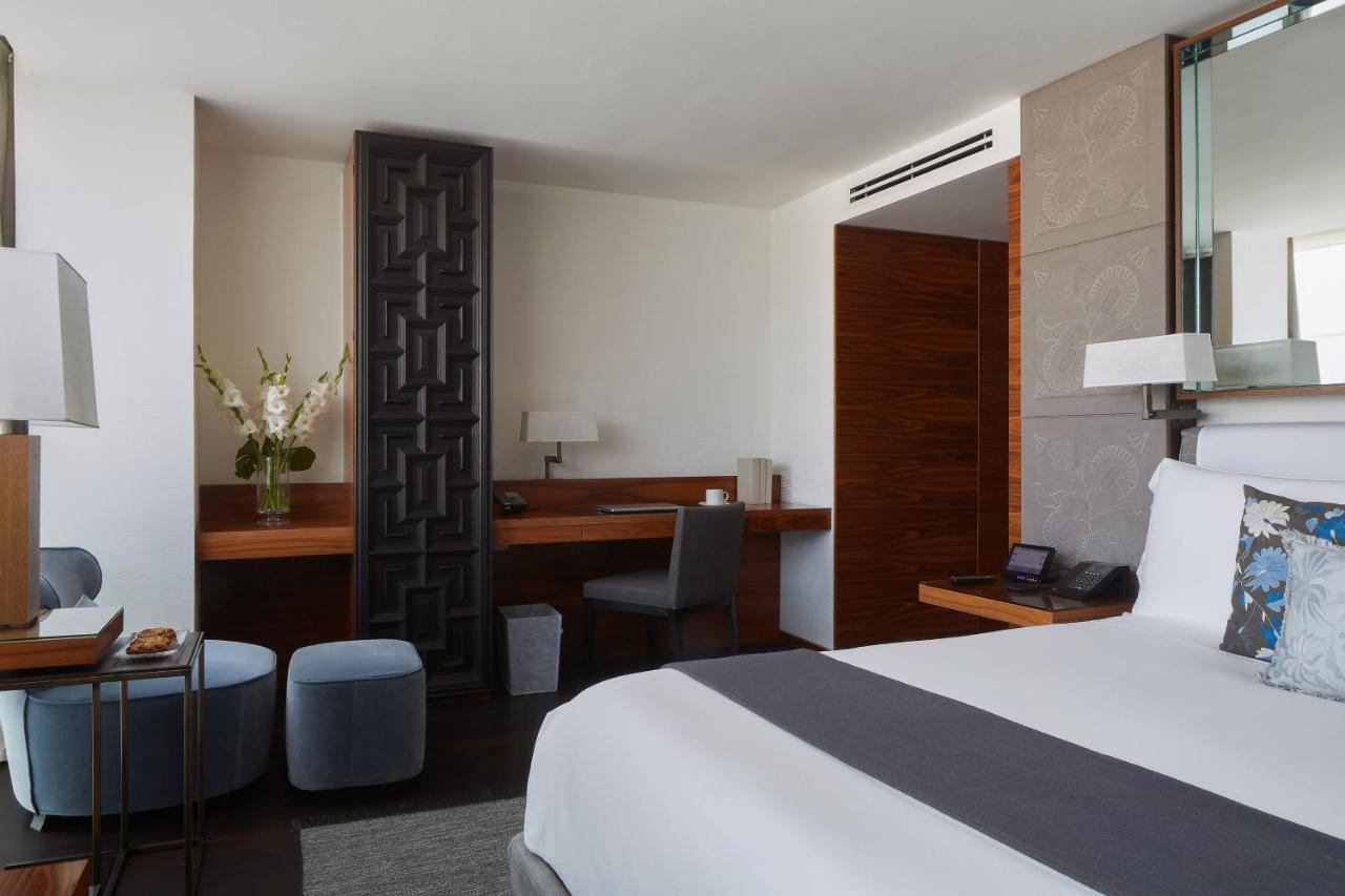 Hotel Alcobas, A Luxury Collection Hotel,