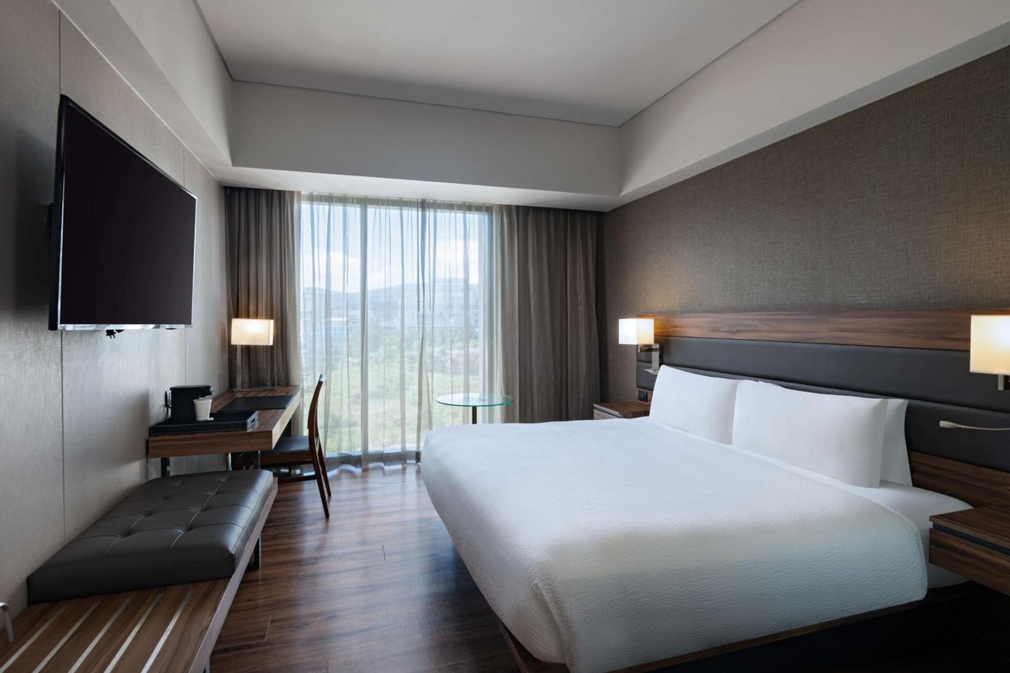 Ac By Marriott Santa Fe Hotel Mexico City