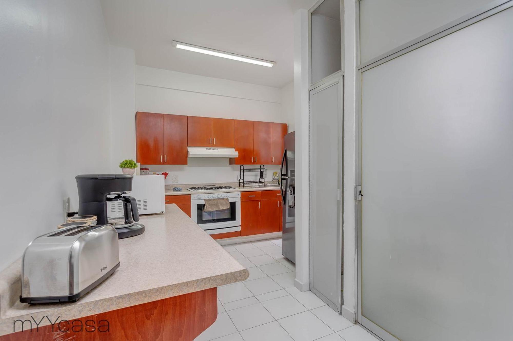 In Quiet District, 8 Min Walk From Masaryk Apartment *