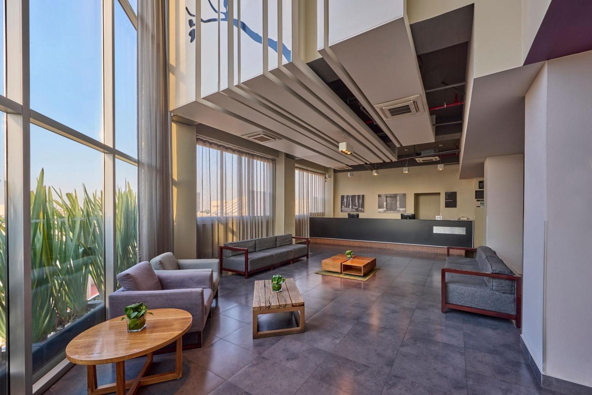 Hotel Express By Marriott Ciudad De Patio Universidad 4*