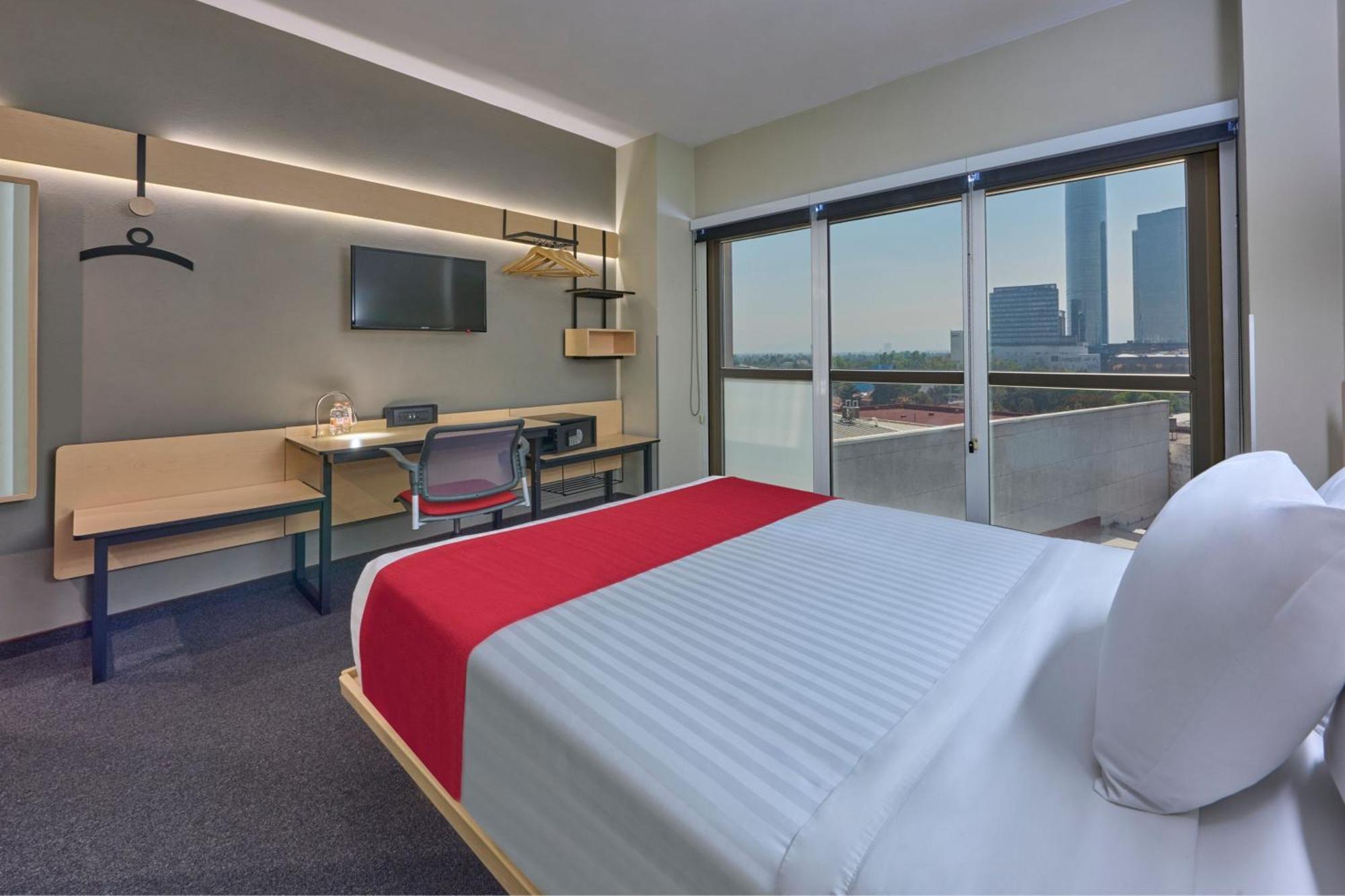 Express By Marriott Ciudad De Patio Universidad Hotel