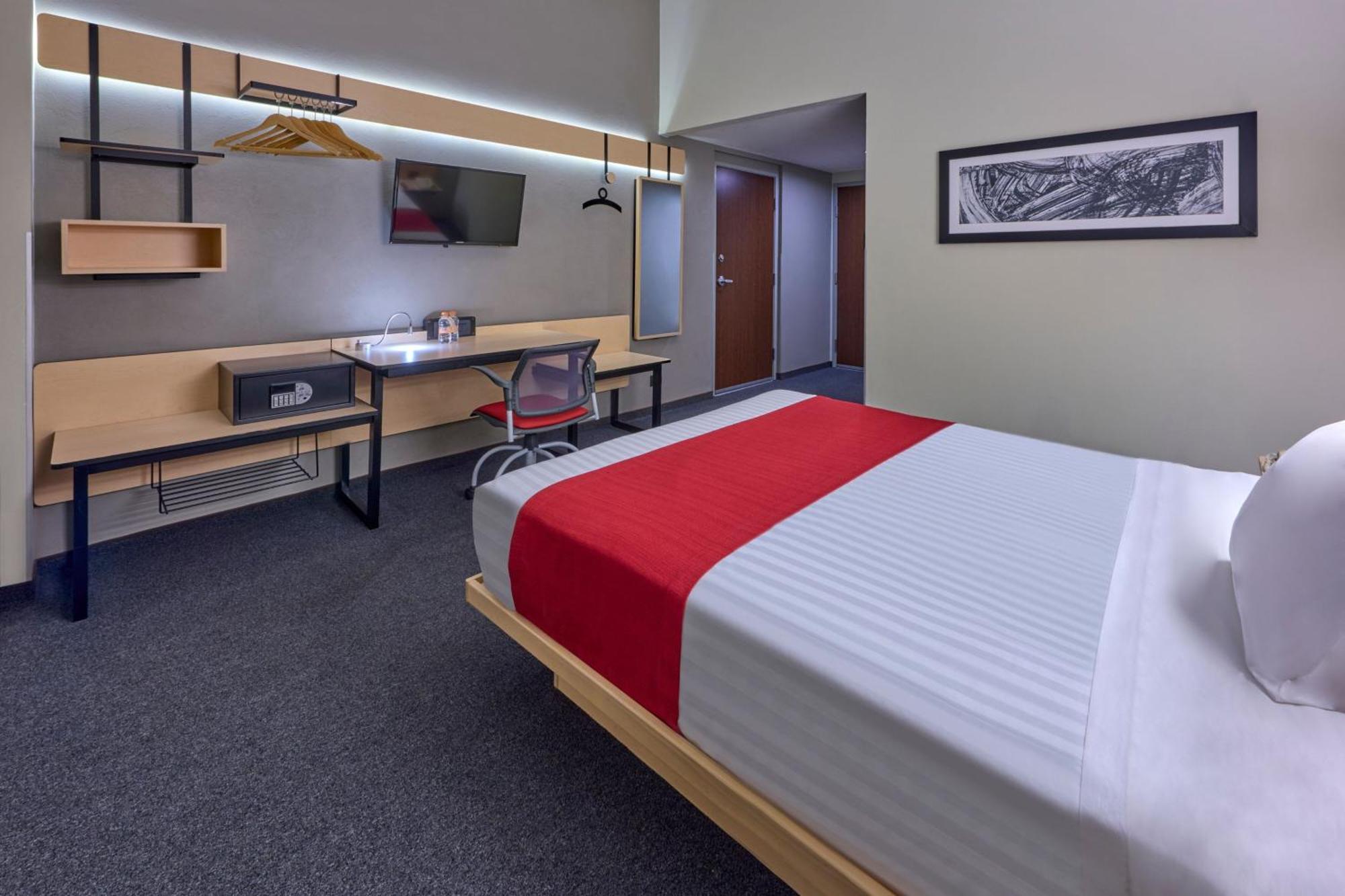 Express By Marriott Ciudad De Patio Universidad Hotel 4*
