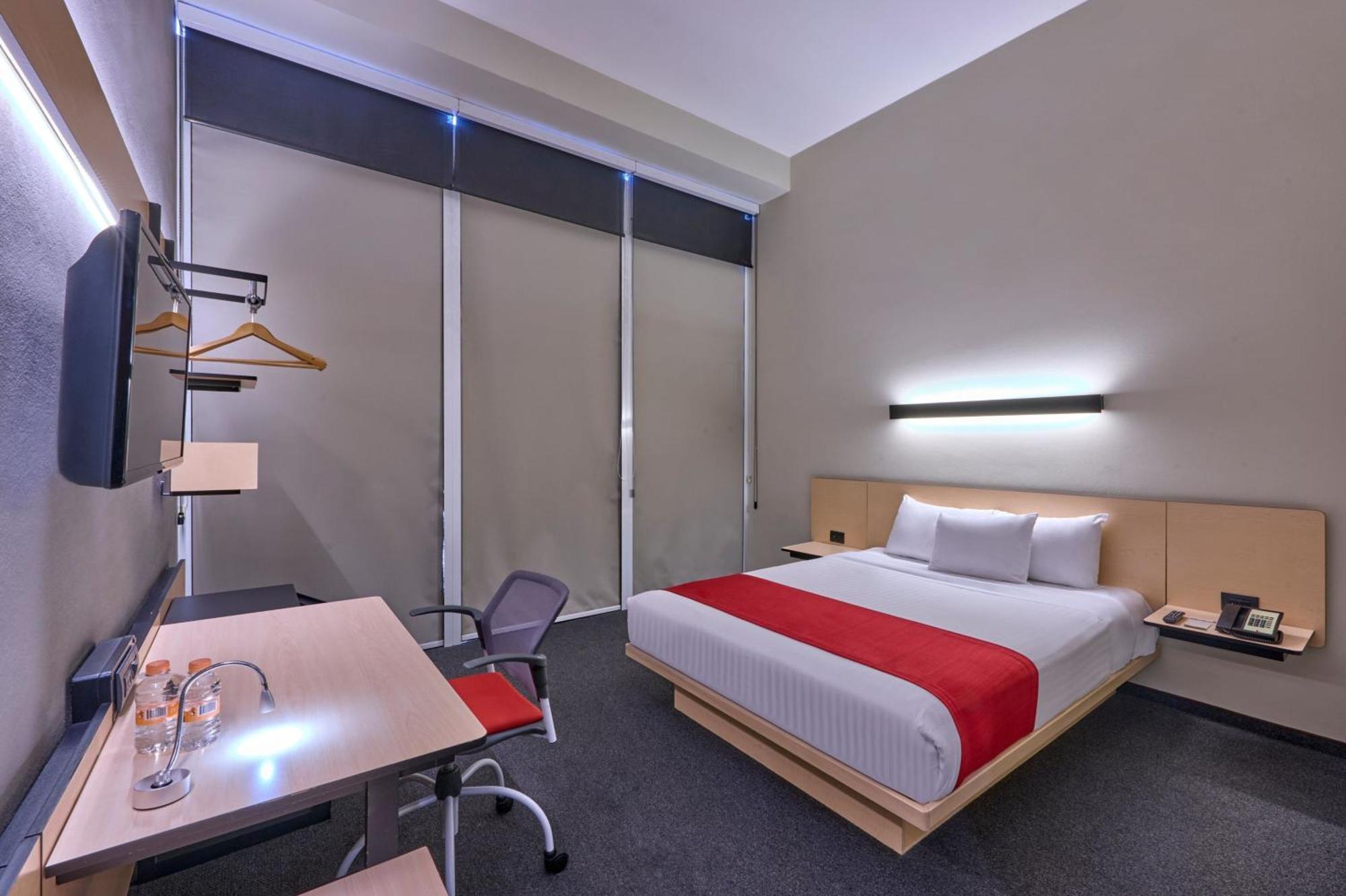 Express By Marriott Ciudad De Patio Universidad 4*