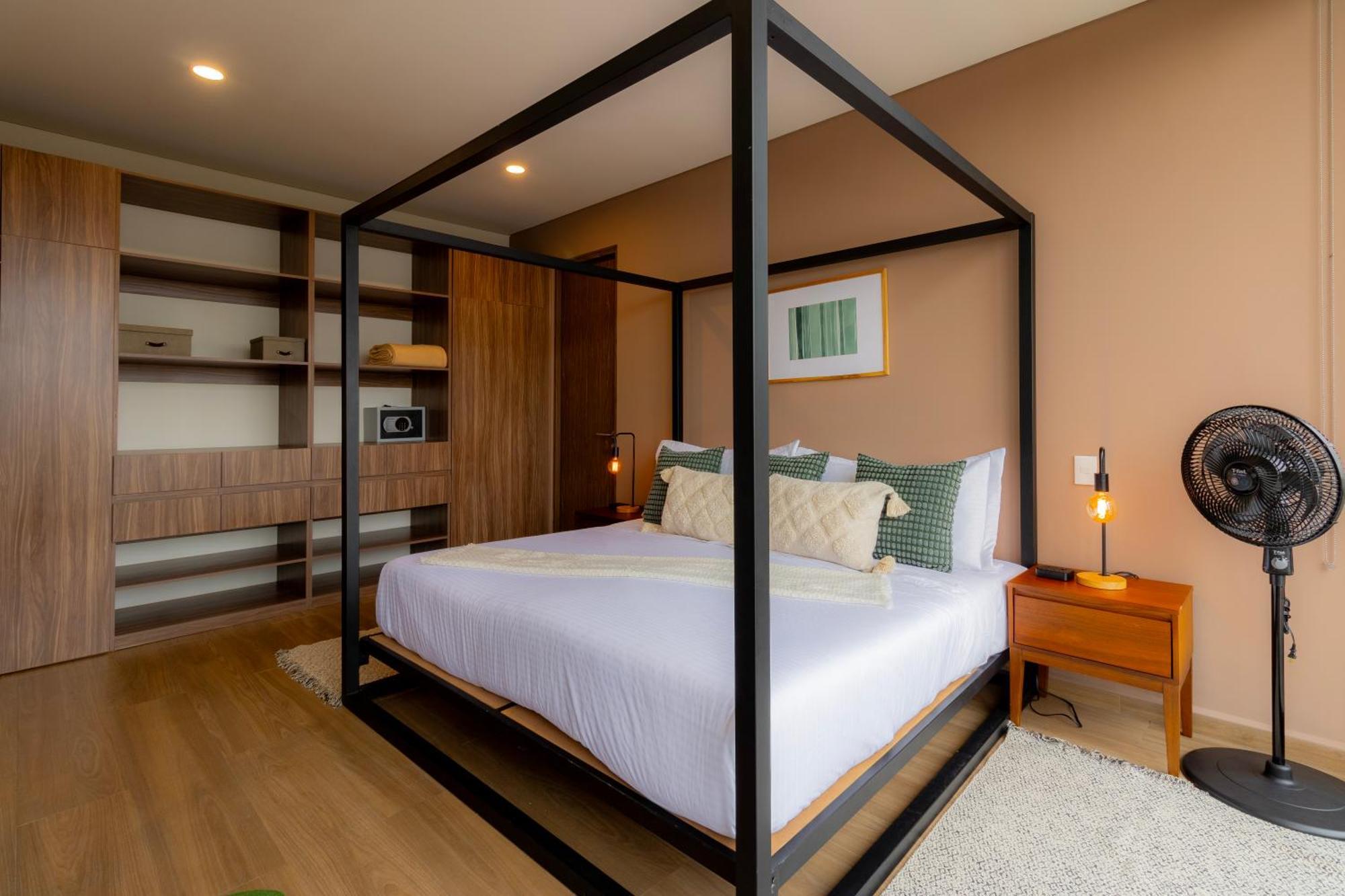 Capitalia - - Downtown Del Valle