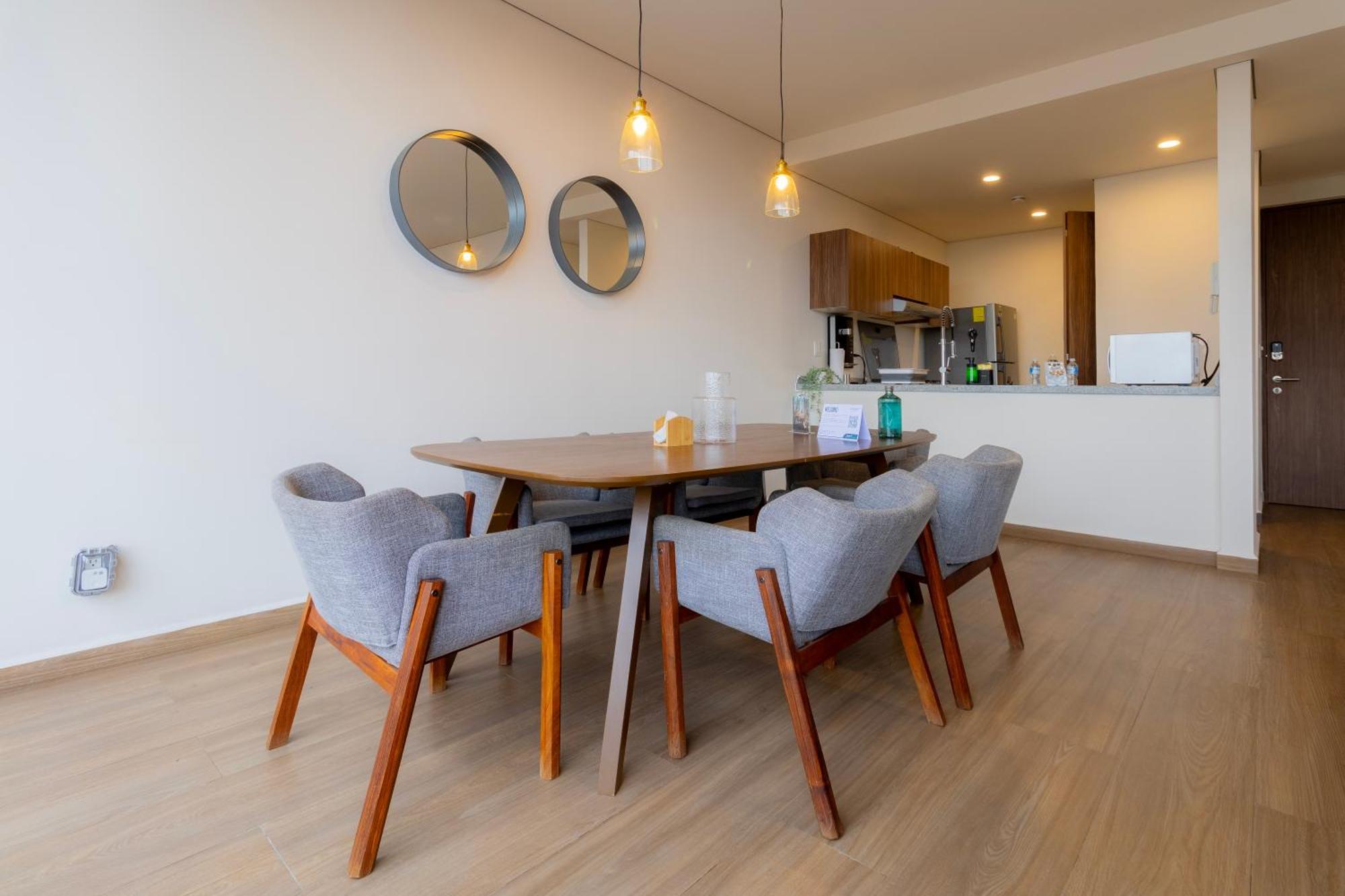 Capitalia - - Downtown Del Valle