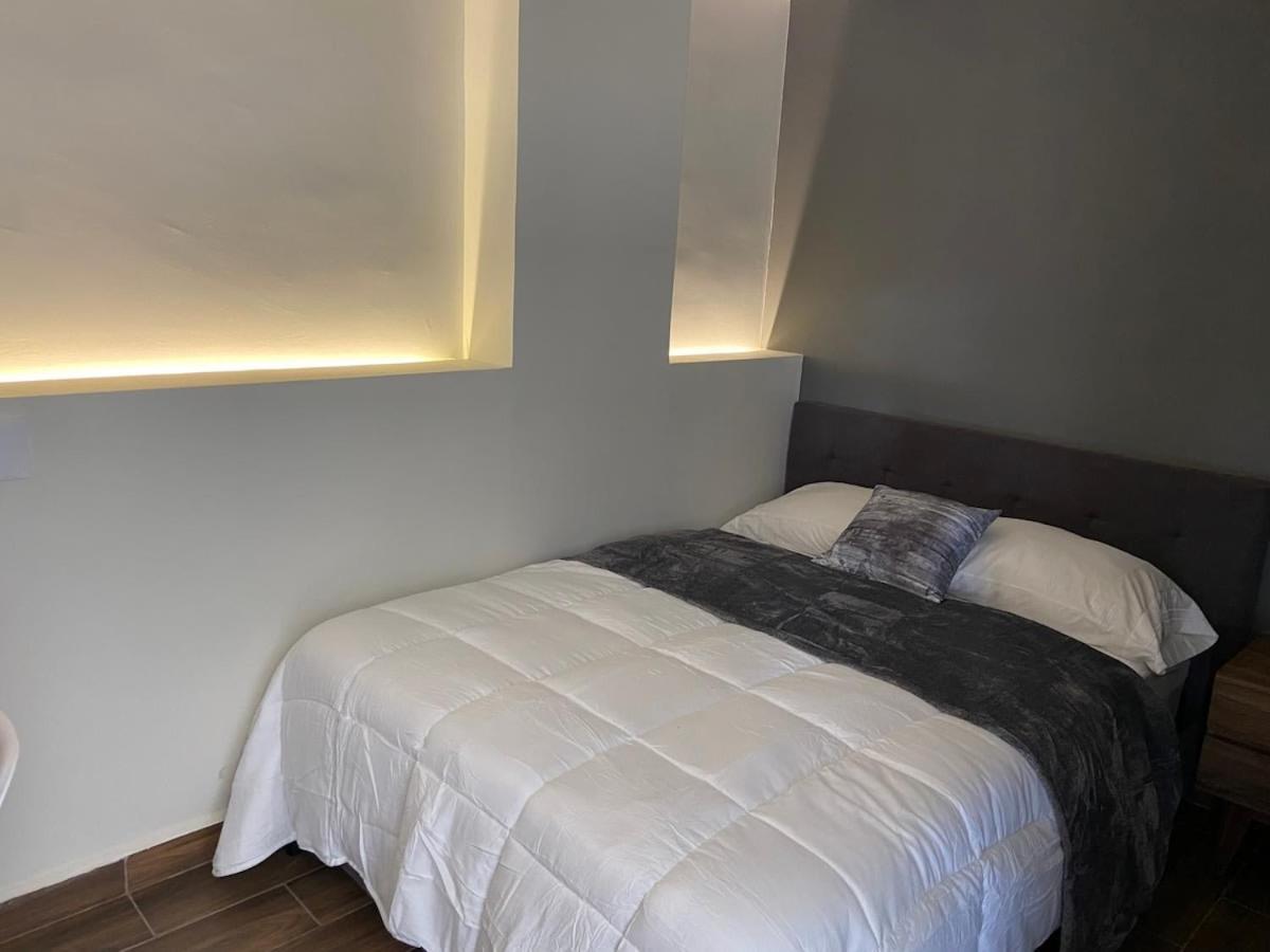 Chic In Polanco Steps From Masaryk Ave! Holiday home Mexico City