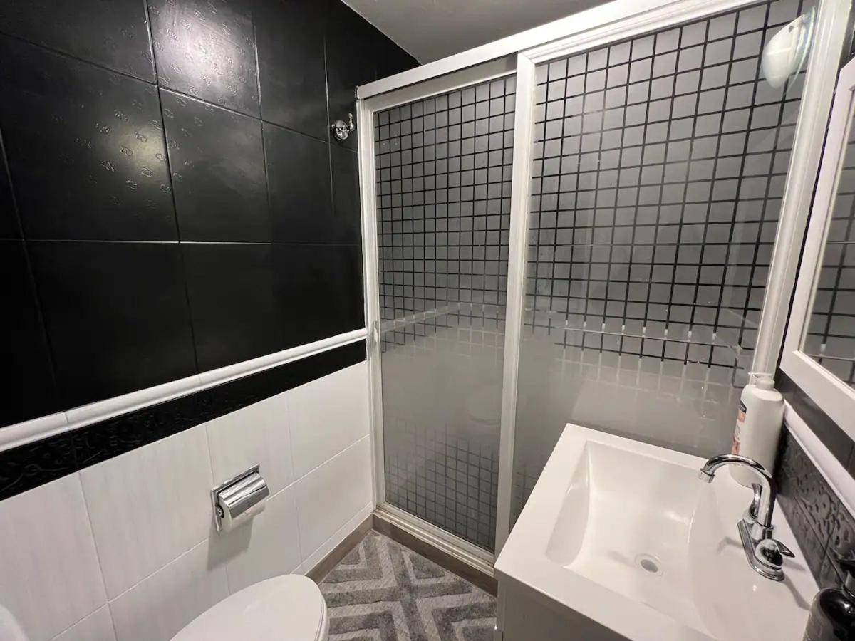 Chic In Polanco Steps From Masaryk Ave! Holiday home *