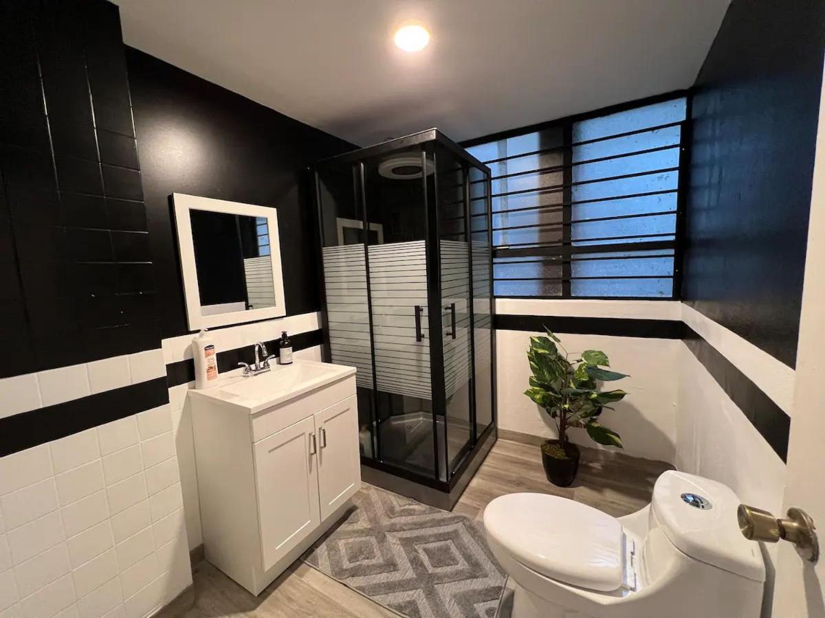 Chic In Polanco Steps From Masaryk Ave! Holiday home Mexico City