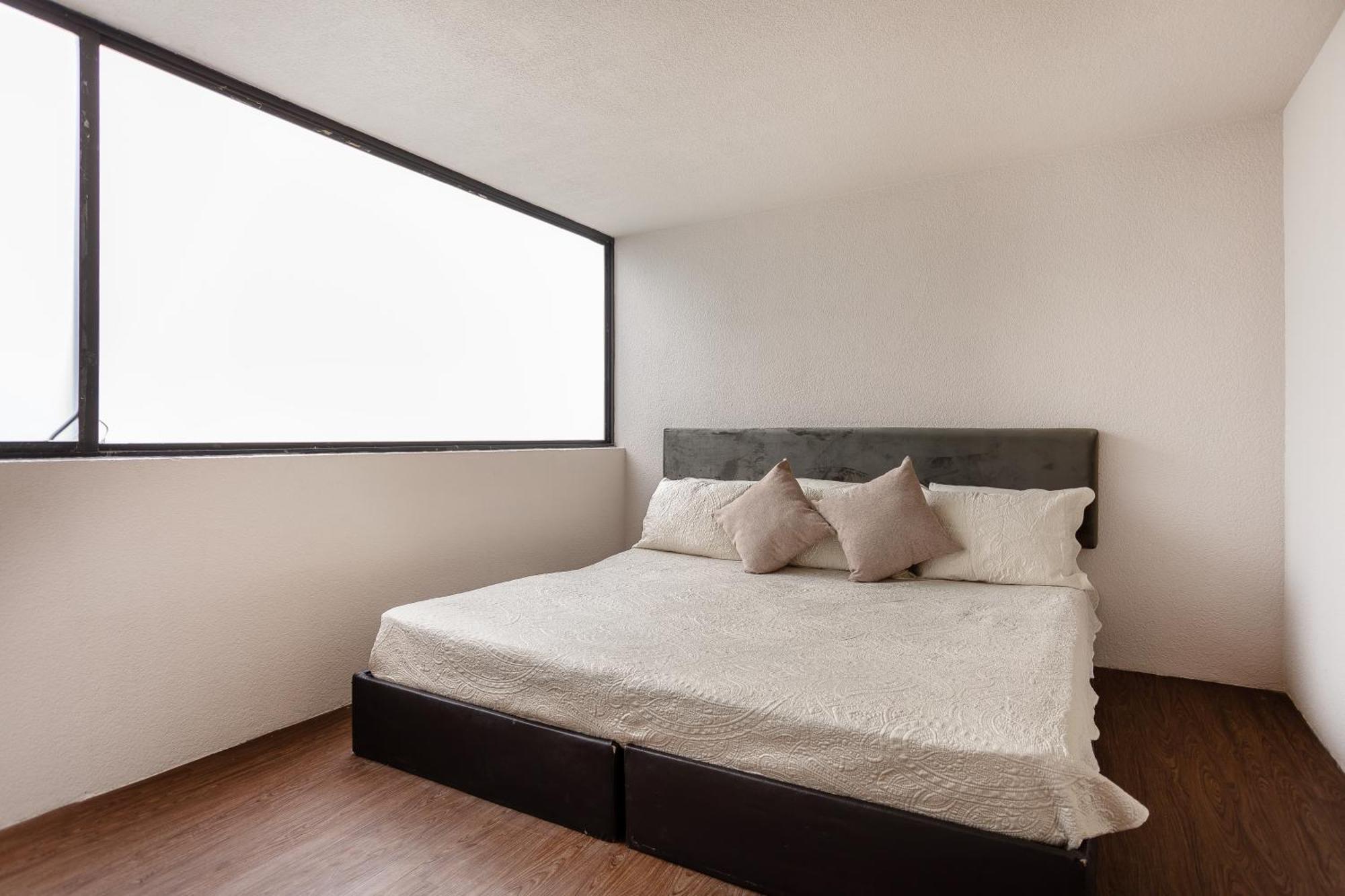 Modern 2br In Roma - Sleeps 6- Parking- Fast Wifi * Mexico City