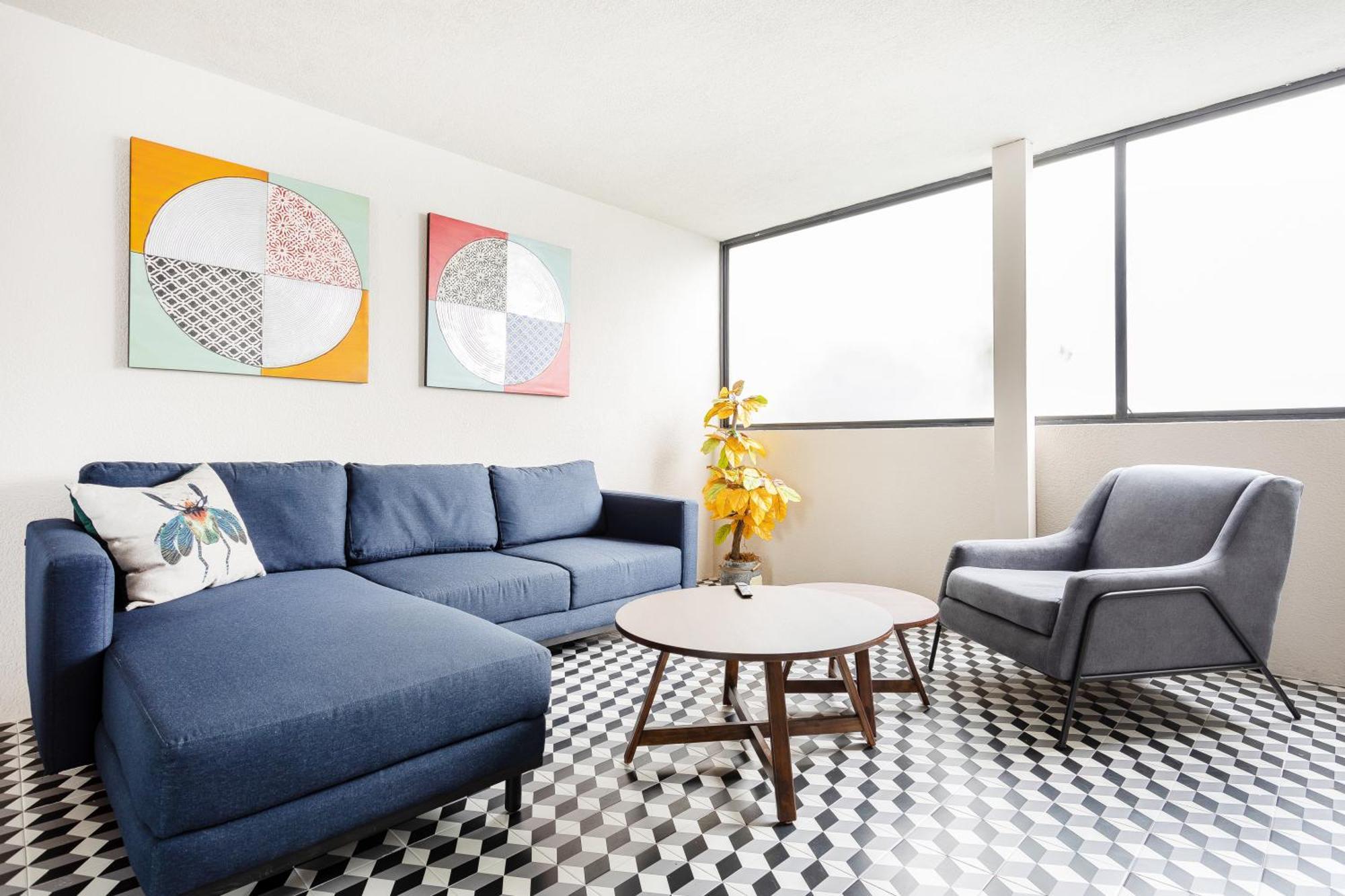 Modern 2br In Roma - Sleeps 6- Parking- Fast Wifi *