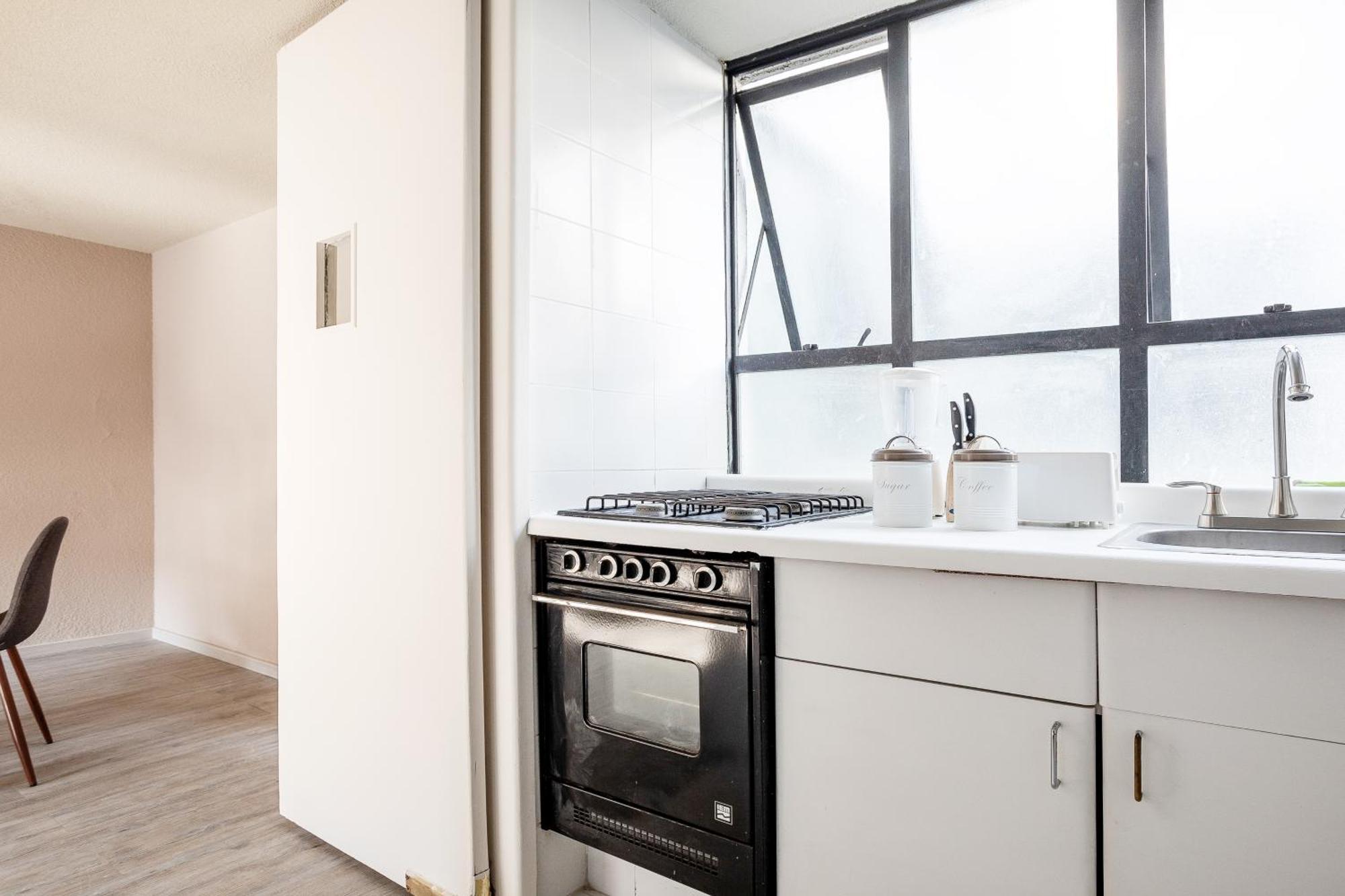 Stylish 2br In Roma - Parking- Wifi- Sleeps 6 * Mexico City