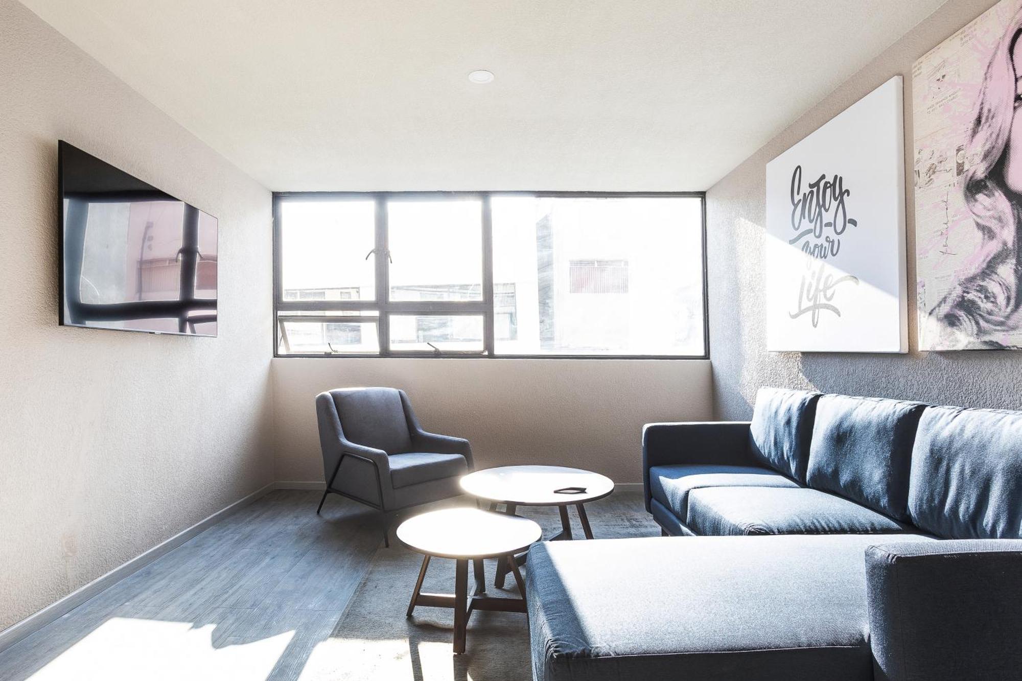 Stylish 2br In Roma - Parking- Wifi- Sleeps 6 Apartment Mexico City