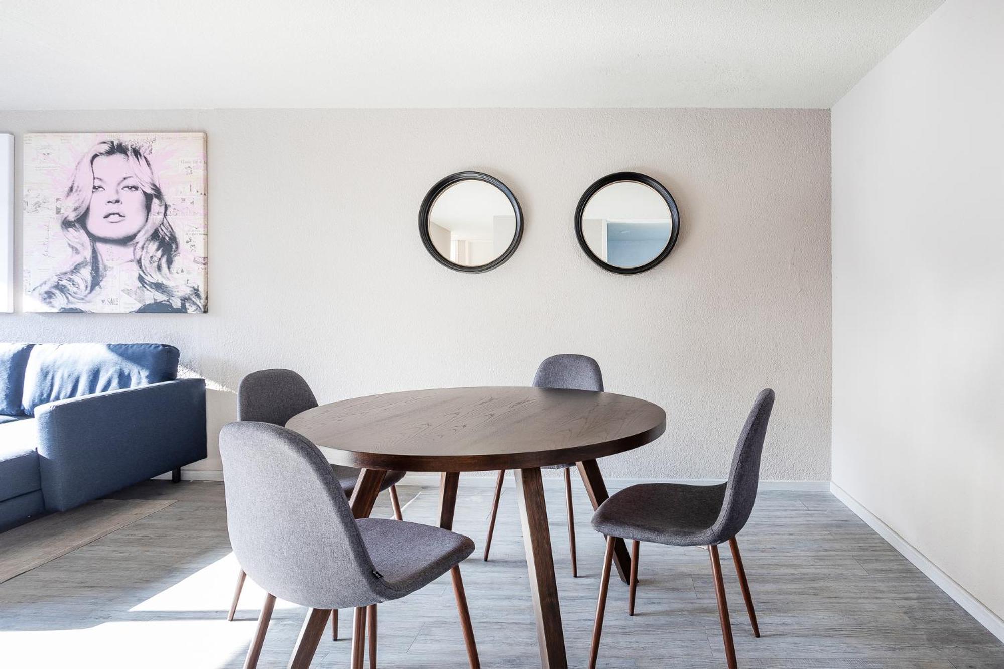 Stylish 2br In Roma - Parking- Wifi- Sleeps 6 Apartment *