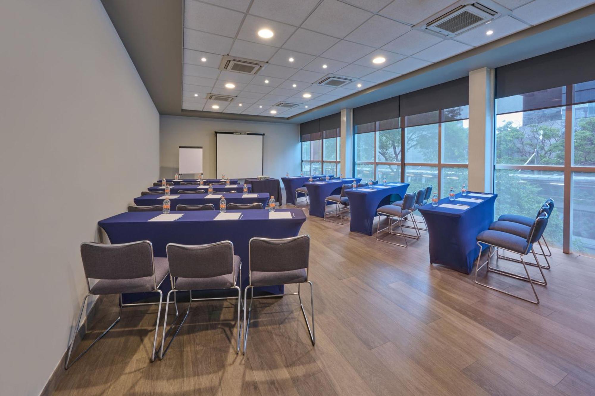 Express By Marriott Ciudad De Insurgentes Sur Hotel Mexico City