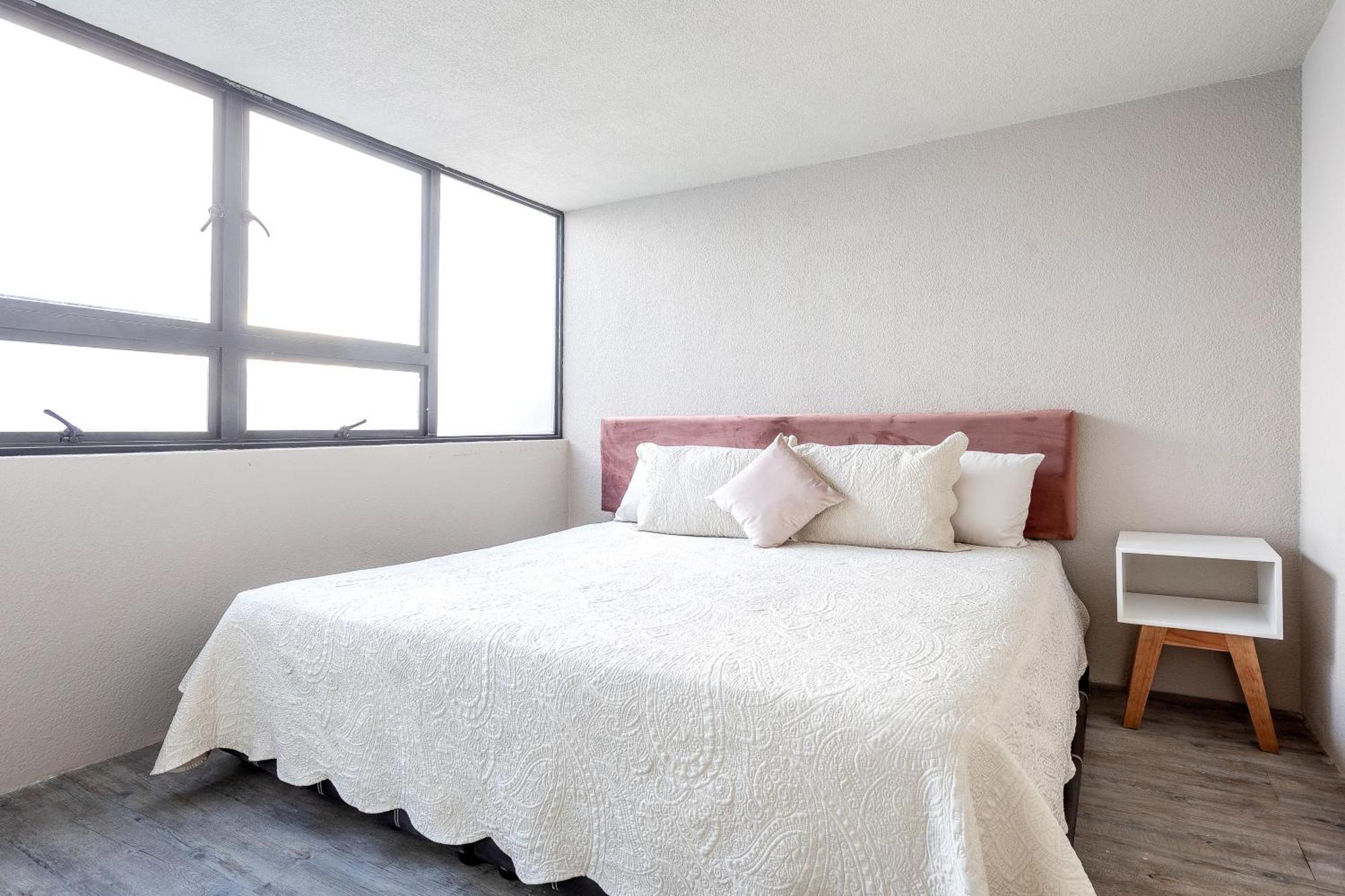 Apartment Stylish 2br In Roma - Parking- Wifi- Sleeps 6 *