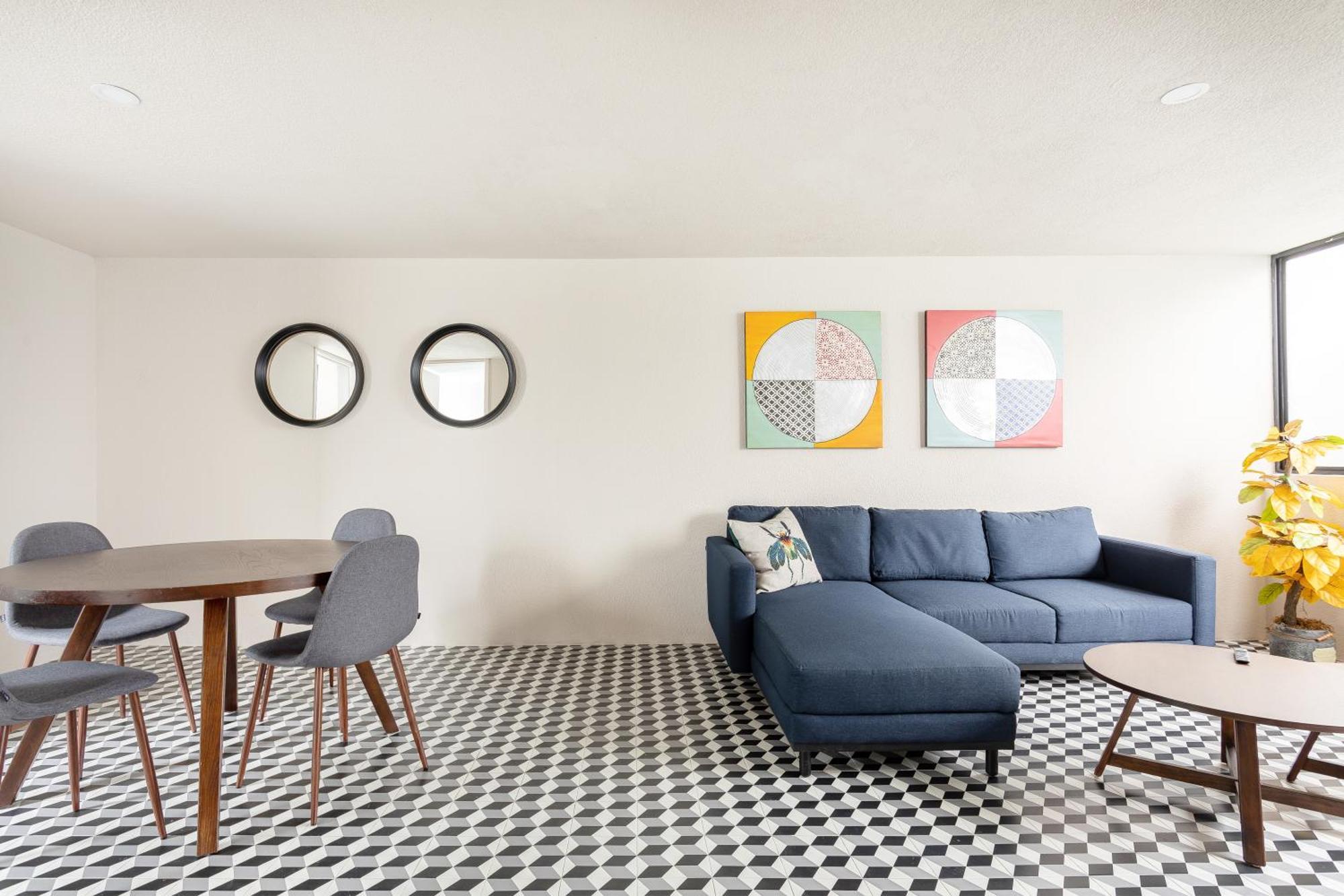 Modern 2br In Roma - Sleeps 6- Parking- Fast Wifi