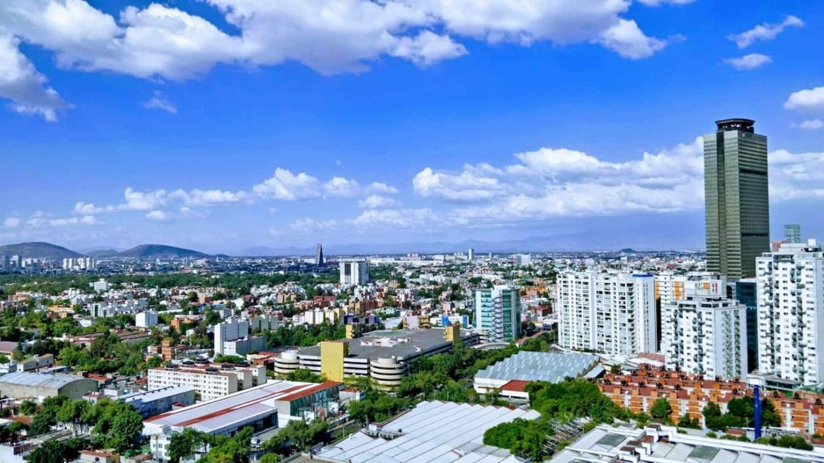 Two Beautiful 1 Bedroom Apts, 2 Floors Hs Wifi!