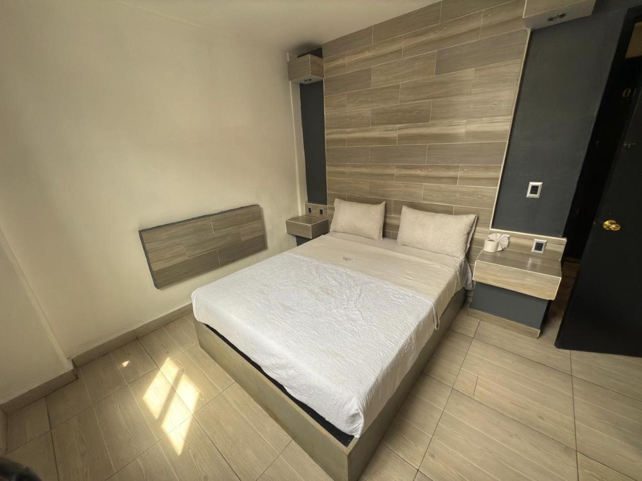 Hotel Aquario 2*