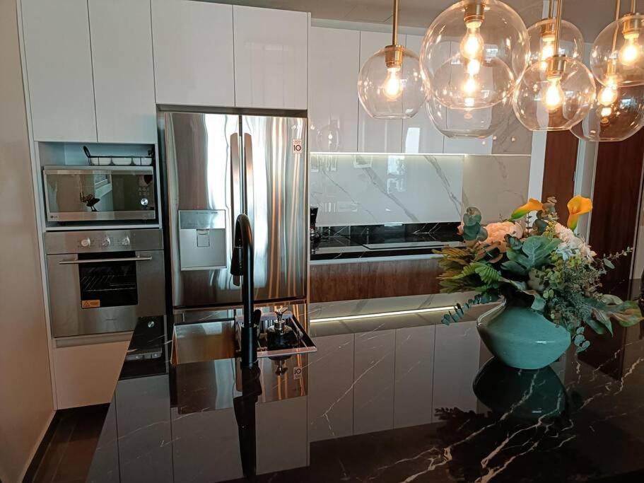Luxury With Incredible Amenities Apartment