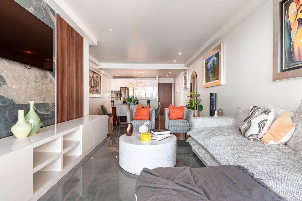 Luxury With Incredible Amenities Apartment