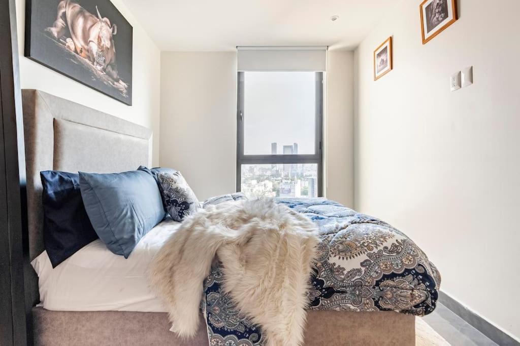 Luxury With Incredible Amenities Apartment *